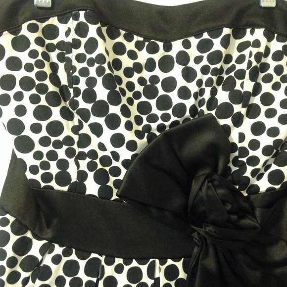 Black and White Strapless Cocktail Dress, Size M - Picture 4 of 6